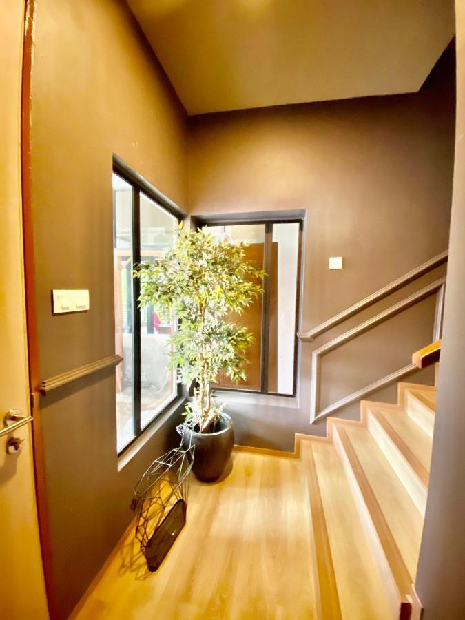 Faizal Madhi Homestay Kuching Exterior foto