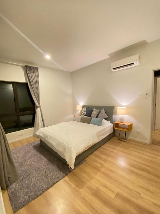 Faizal Madhi Homestay Kuching Exterior foto
